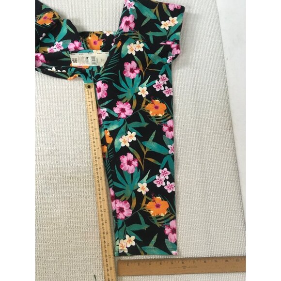 No Boundaries Capri Leggings Size XS Black w Tropical Pink Orange Flowers New - Picture 12 of 14
